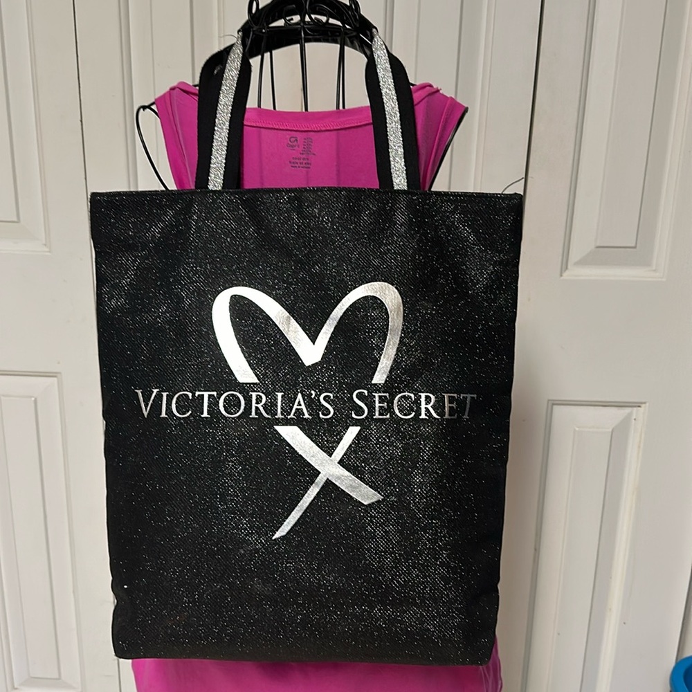 VICTORIA'S SECRET beautiful GLAMOUR GLITTER HEART FASHION TOTE SILVER BLACK S…